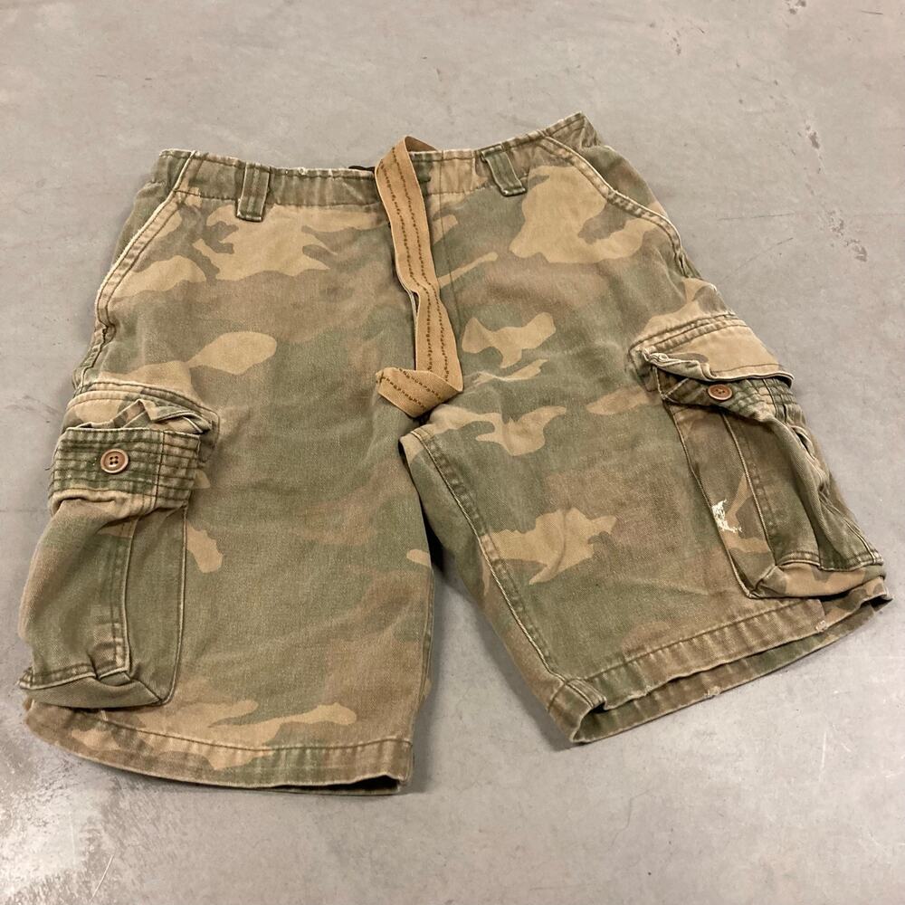 Vintage Y2K camo cargo board shorts 34